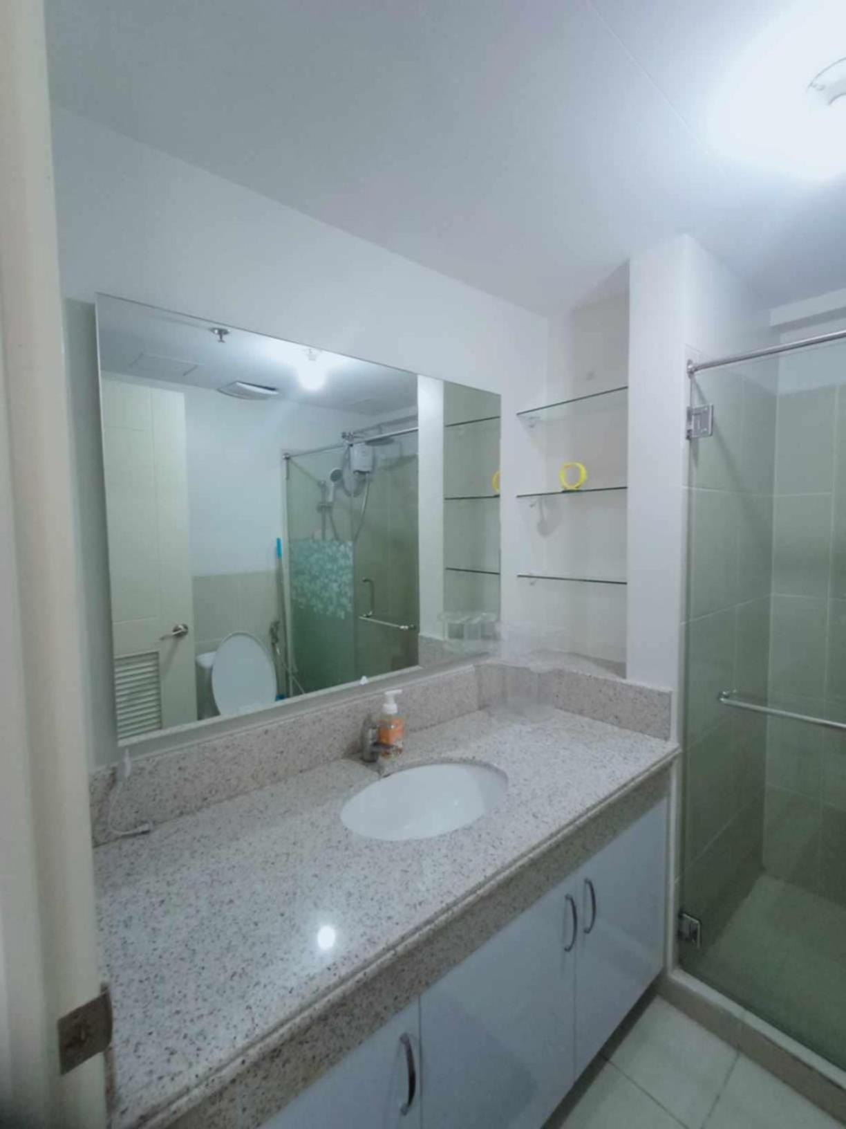 Brio Towers Condominuim Mandaluyong Exterior photo